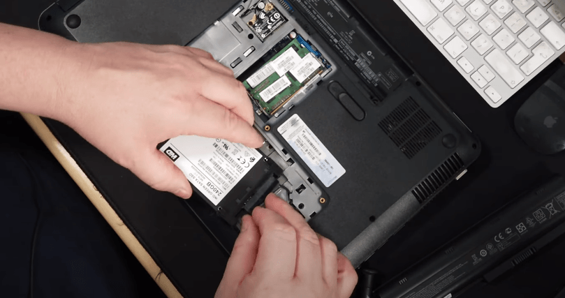 connecting the sata cable to the ssd